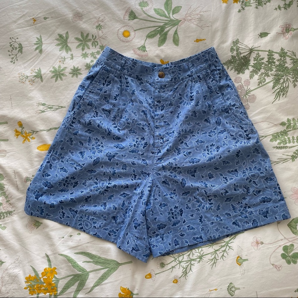 VINTAGE FLOWY SHORTS